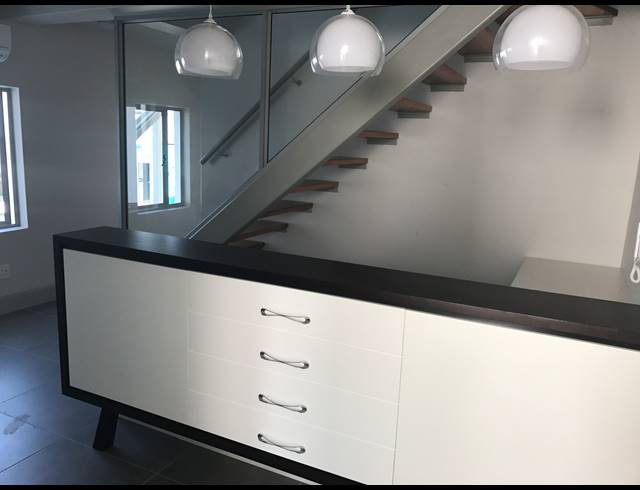 566M² OFFICE FOR SALE IN SONHEUWEL